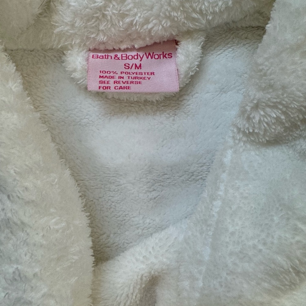 Bath and Body Works Fluffy White Robe
